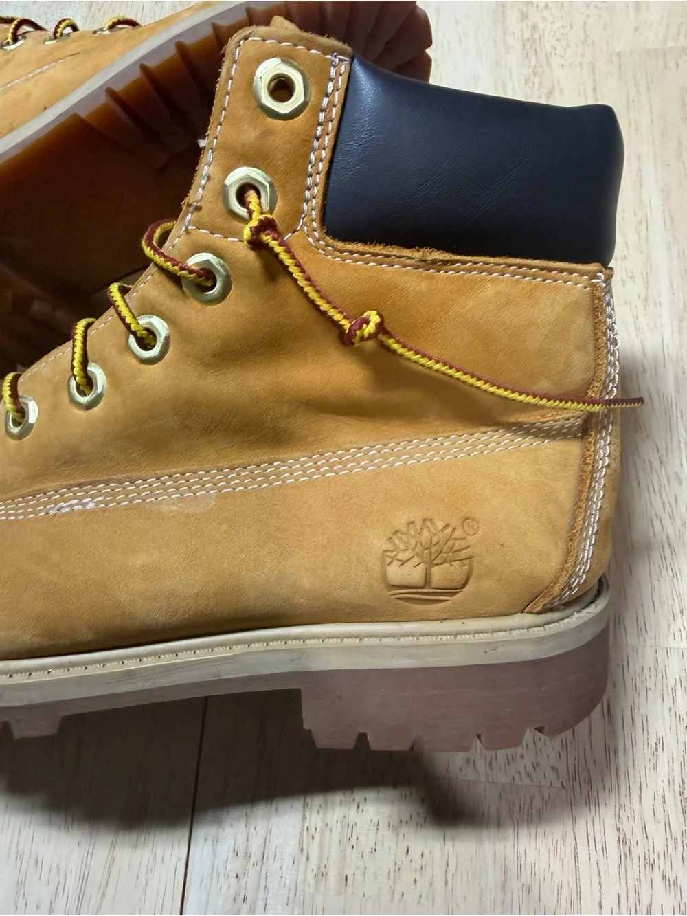 Timberland 6 inch Wheat Premium Leather PrimaLoft Boots Kids 6W Or Womens 8W